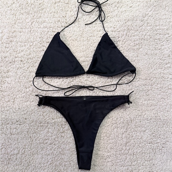 Lot of 3 Bikinis - Picture 3 of 4